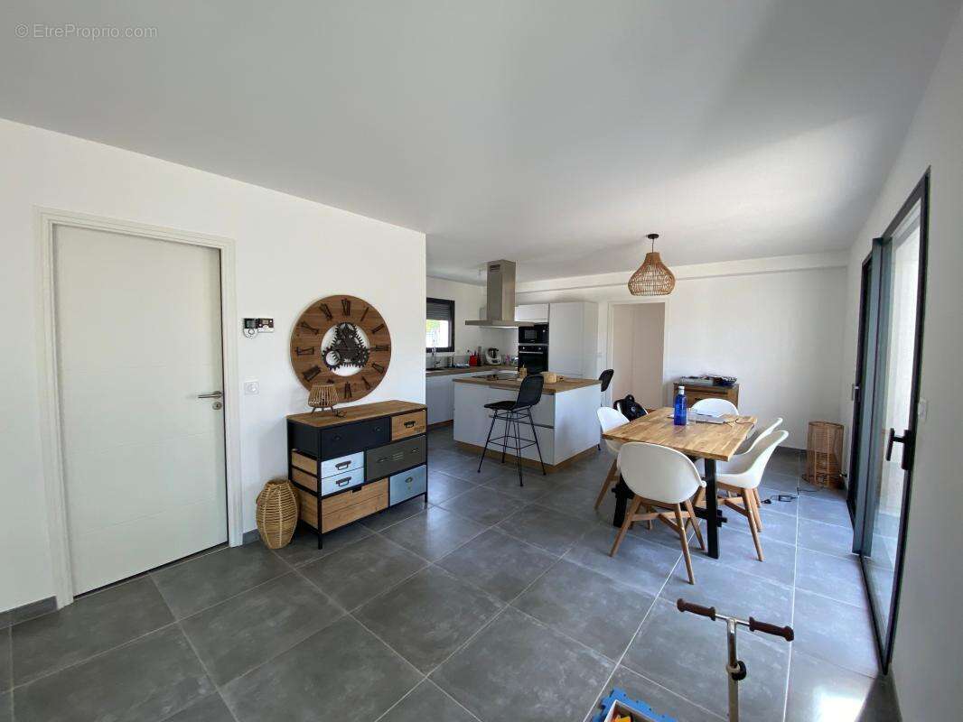 Maison à LES MATHES