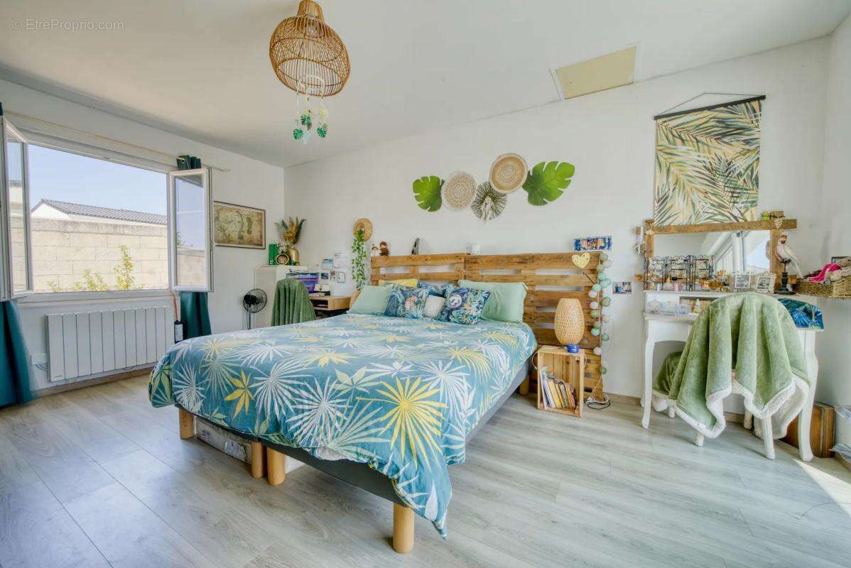 Maison de 6 pièces de 176 m² à Bussac-sur-Charente - photo 12