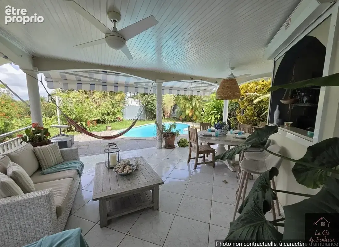 Rivière Salée : Villa T4 bis avec piscine - photo 2