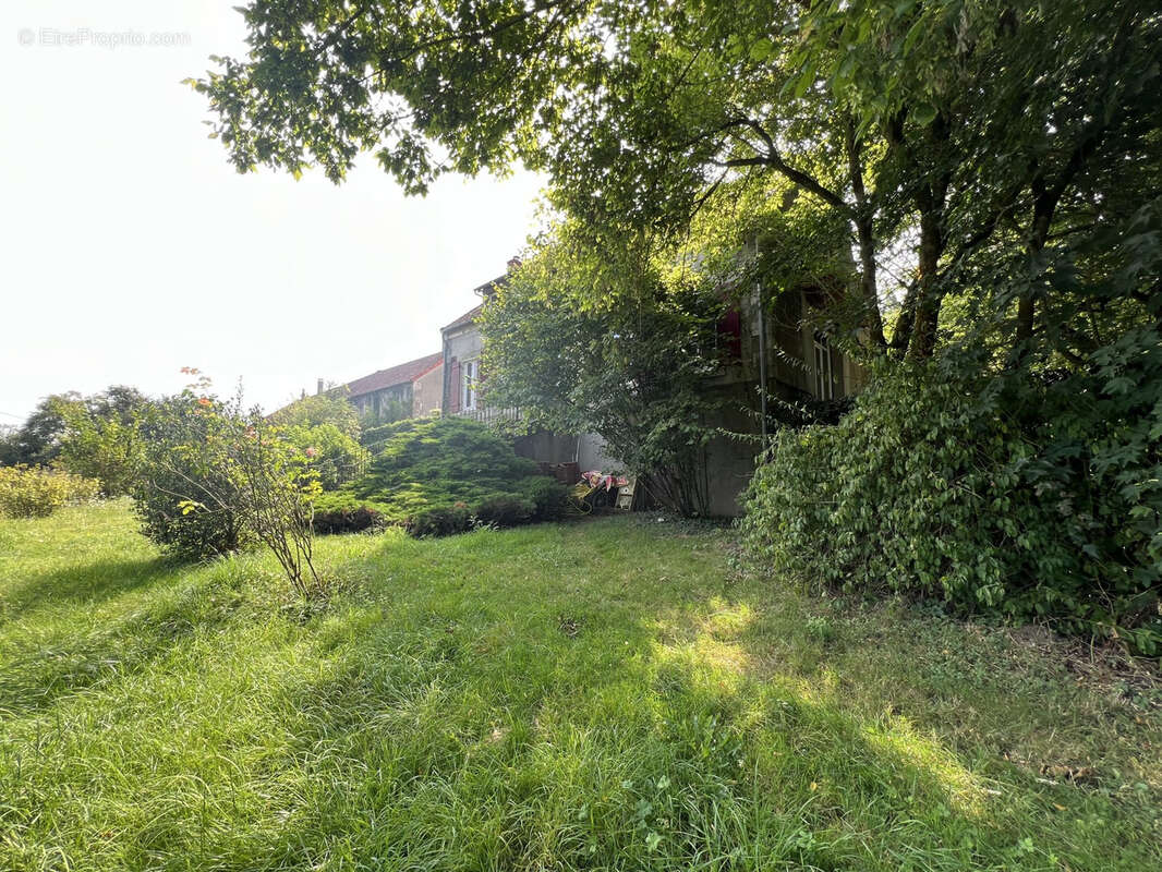 Maison à LE CHATELET