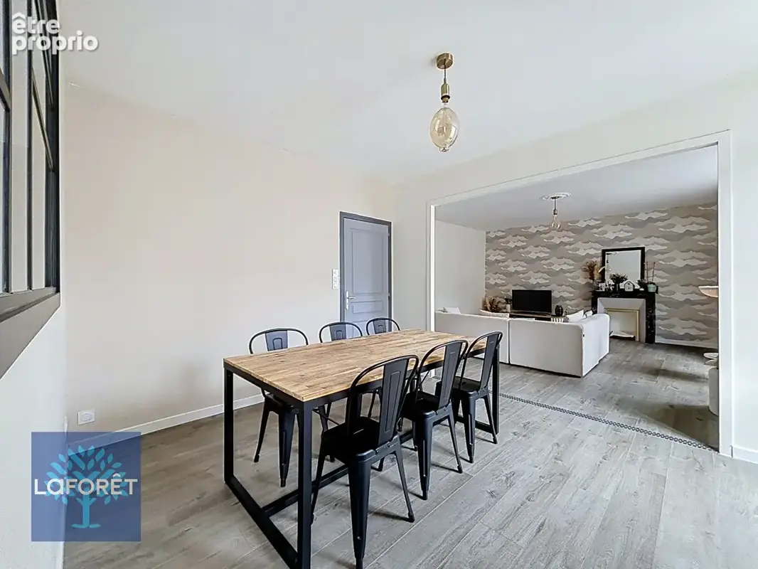Appartement Fougeres  3 pièce(s) 102 m2 - photo 4
