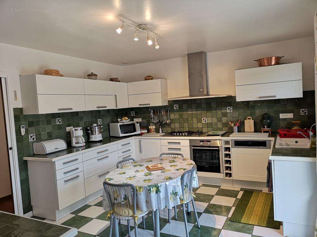 Maison à LISSAC-ET-MOURET