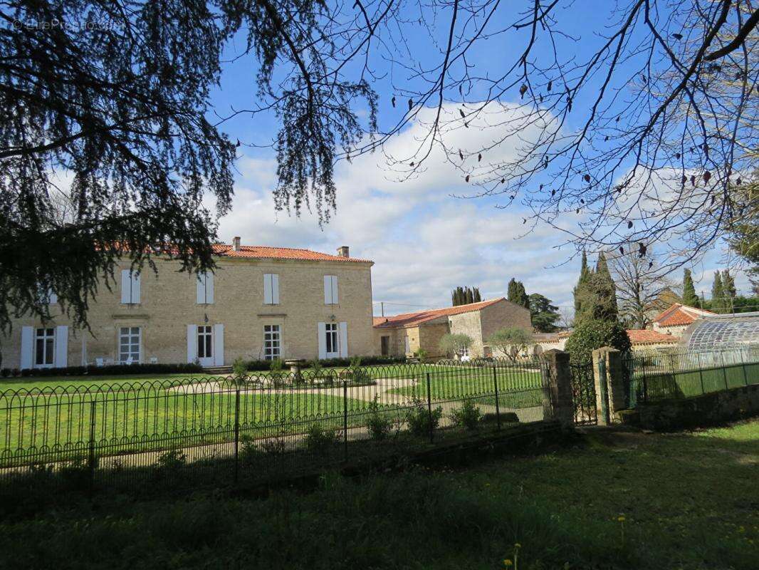 Elégante propriété,  parc et dépendances sur 3 ha - photo 17