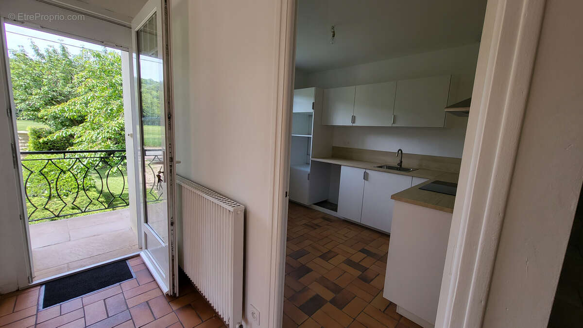 Maison à LA BONNEVILLE-SUR-ITON