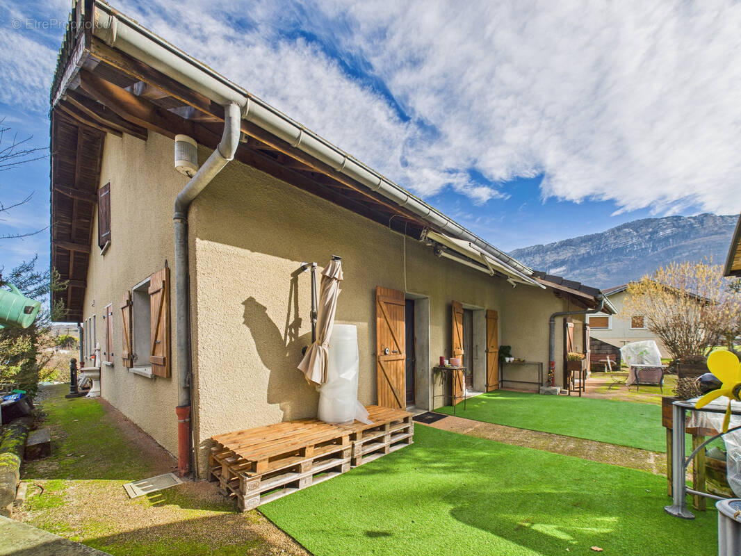 Maison à MOUXY