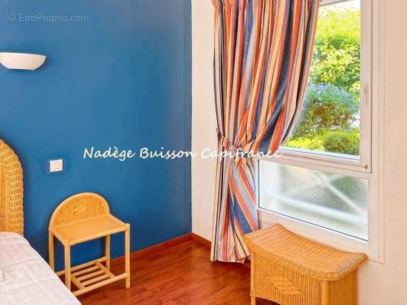 Appartement à COLLEVILLE-SUR-MER