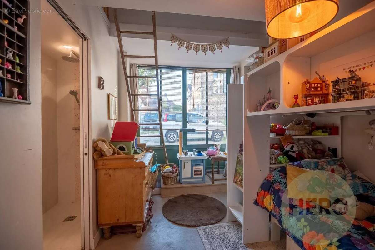 Maison à DAMPIERRE-EN-YVELINES