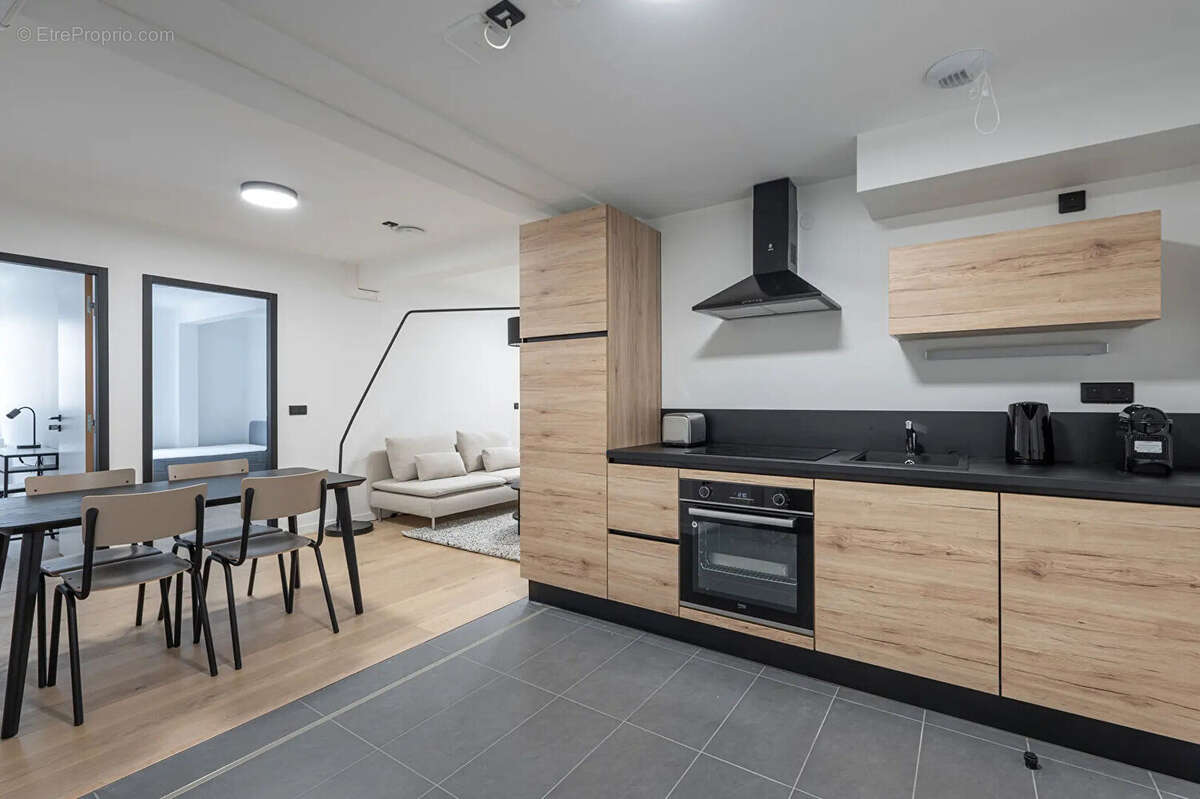 Ensemble immobilier de 309.65 m2 - photo 9