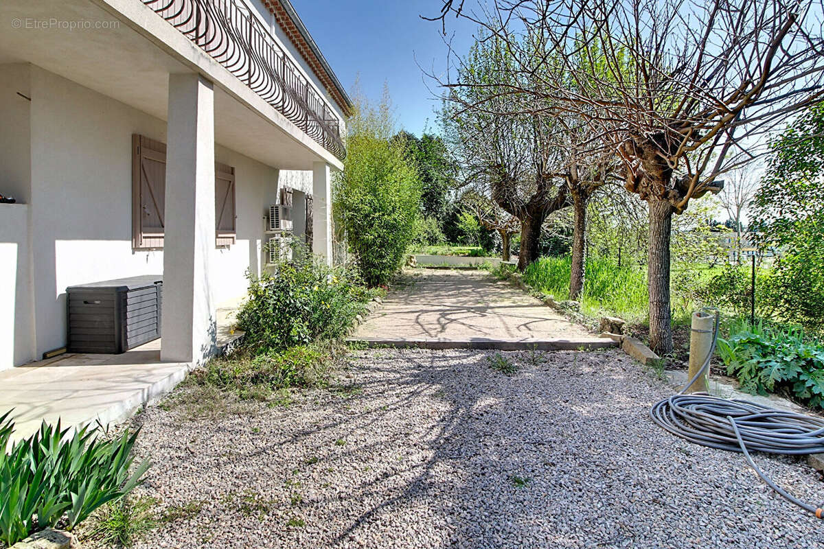 Maison à LORGUES