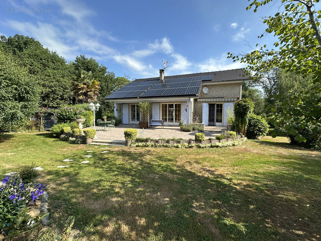 Maison à ESPOEY