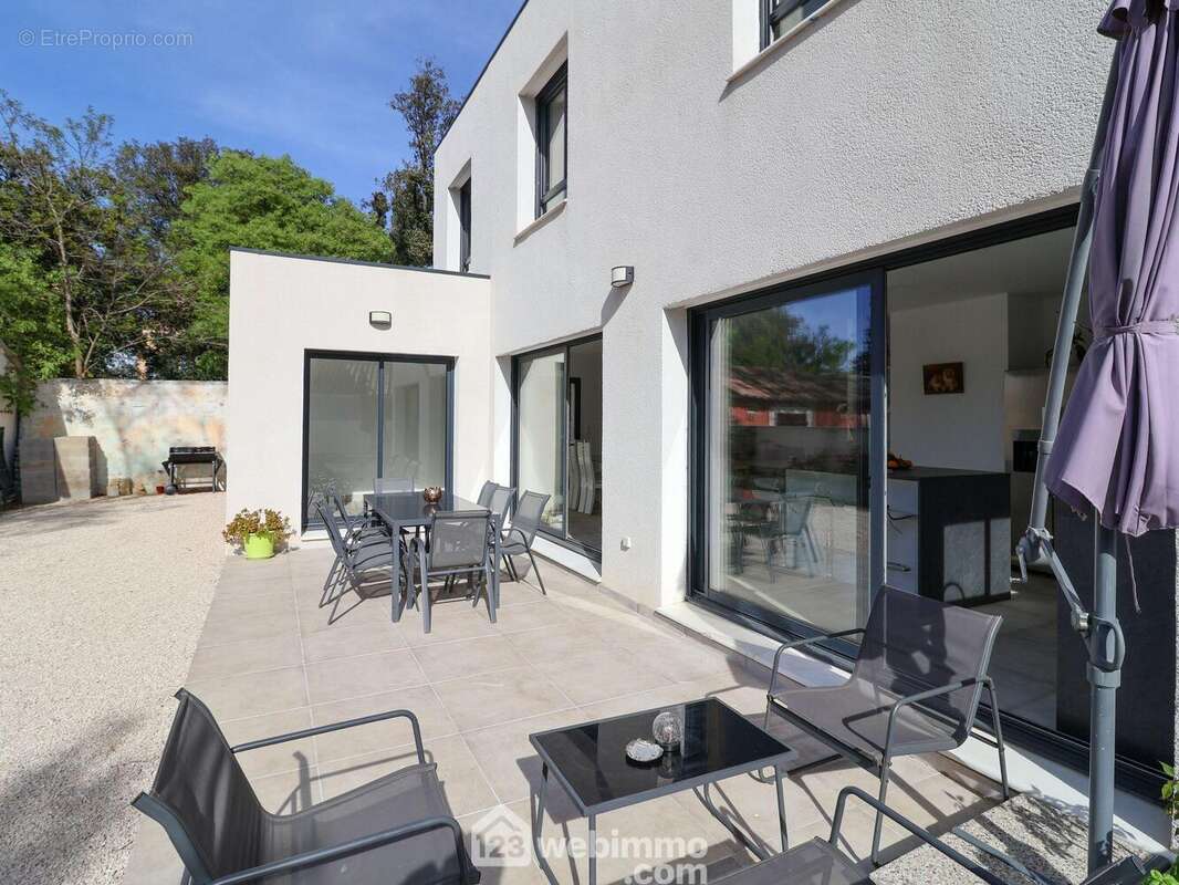 Maison 141 m² à Marseille-9e  - photo 3