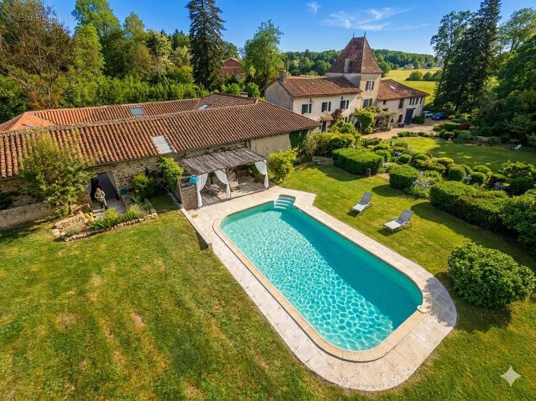 Maison à MONTBRON