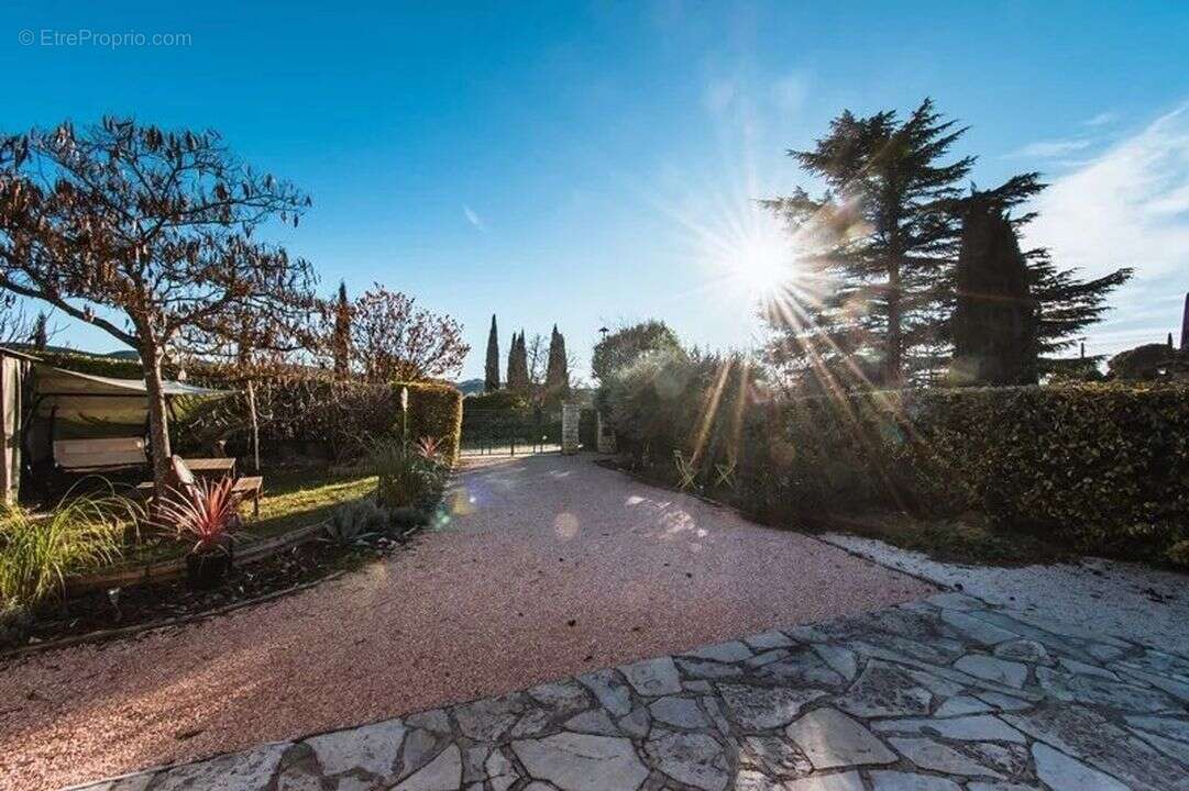 Maison 196 m² à Greoux-Les-Bains  - photo 1074