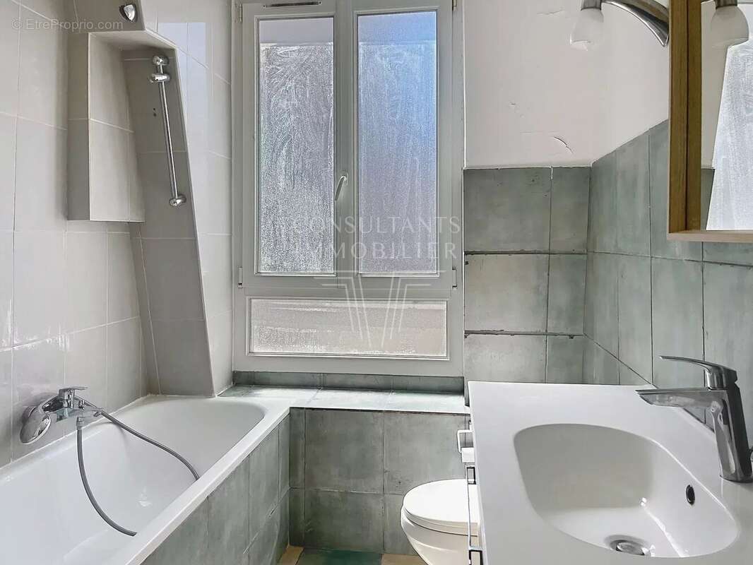 Appartement à PARIS-14E