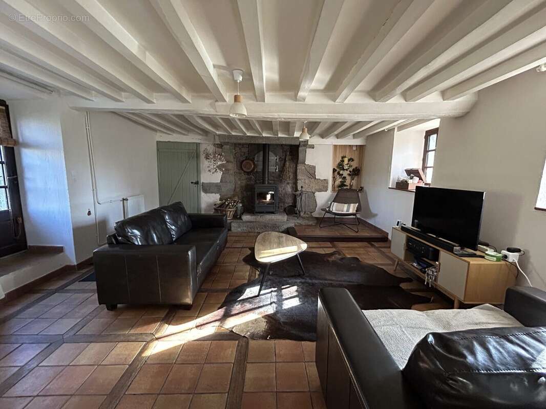 Maison à CONDE-SUR-NOIREAU