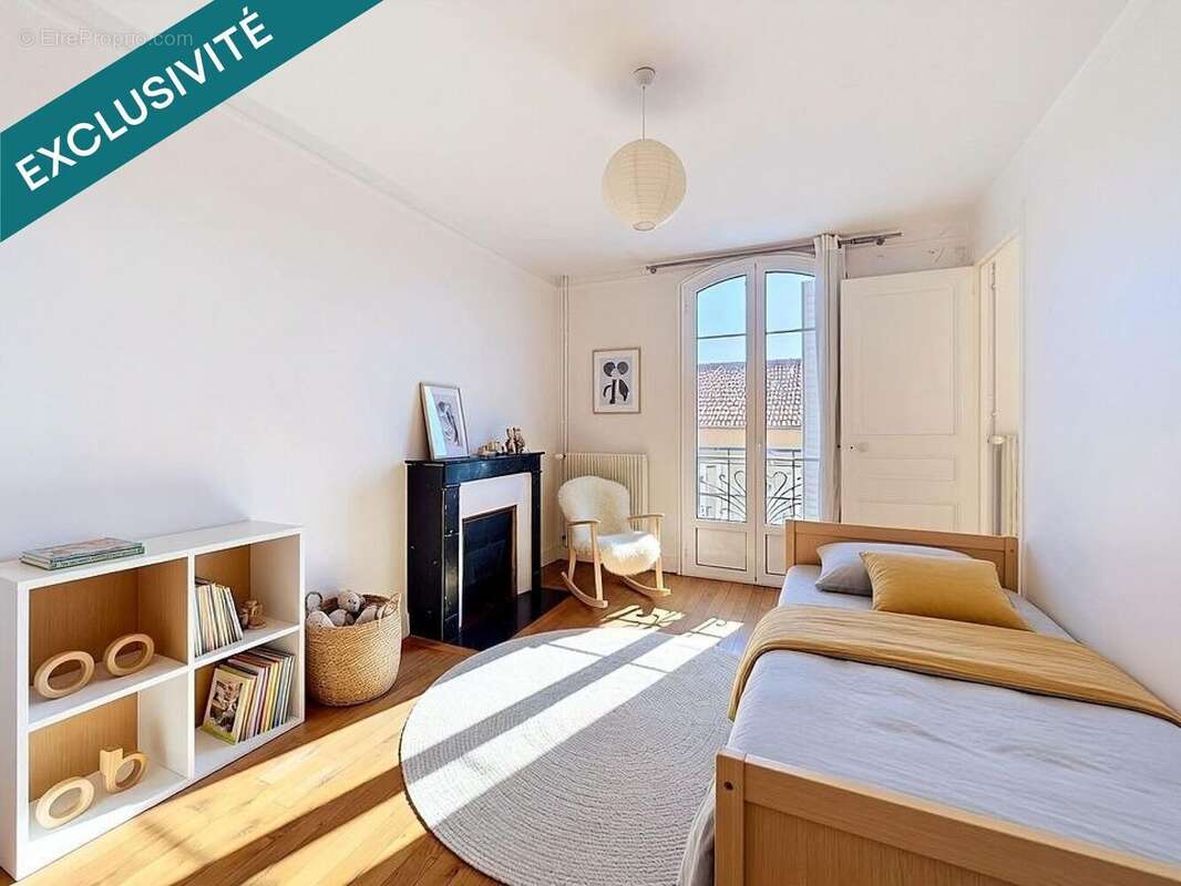 Photo 9 - Appartement à LES LILAS
