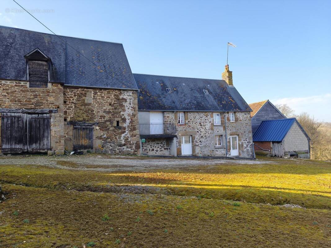 Maison à SAINT-BOMER-LES-FORGES