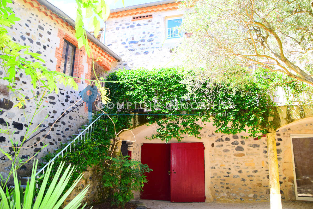Maison à ALBA-LA-ROMAINE