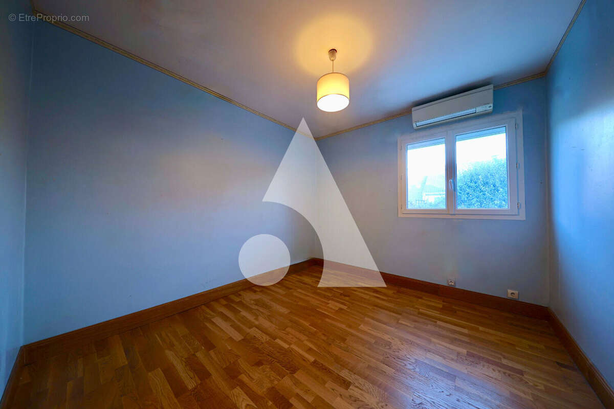 Maison à CORBEIL-ESSONNES