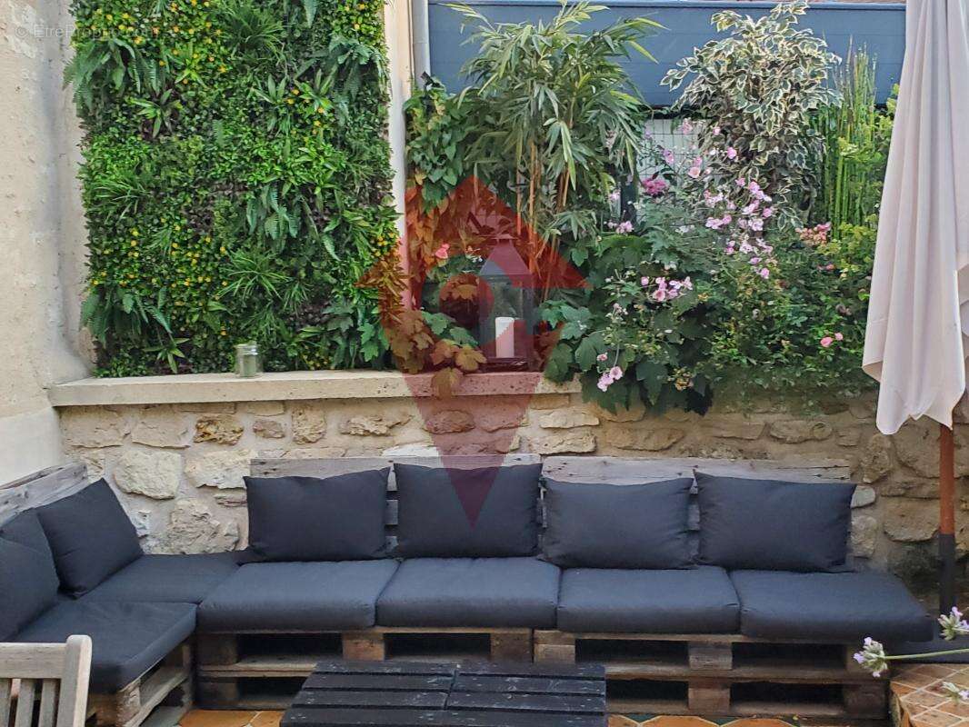 Maison à CRESPIERES