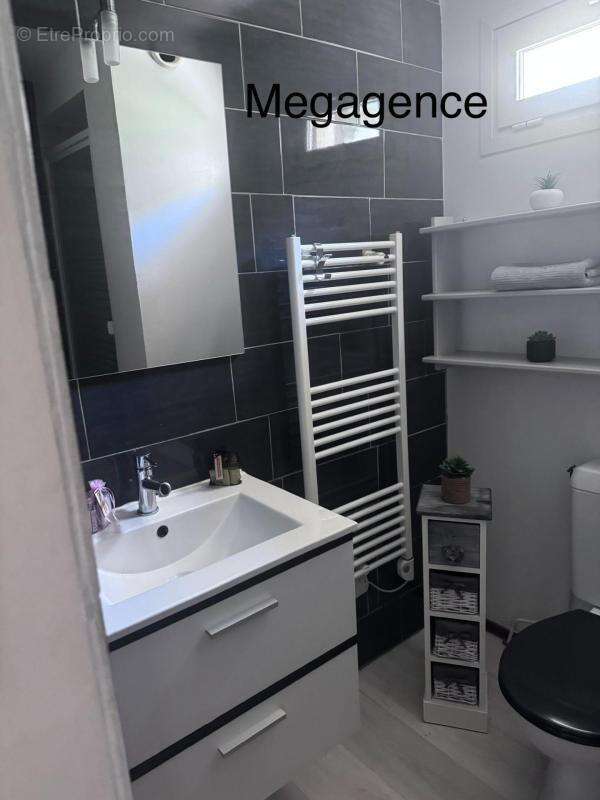 Appartement à BORMES-LES-MIMOSAS
