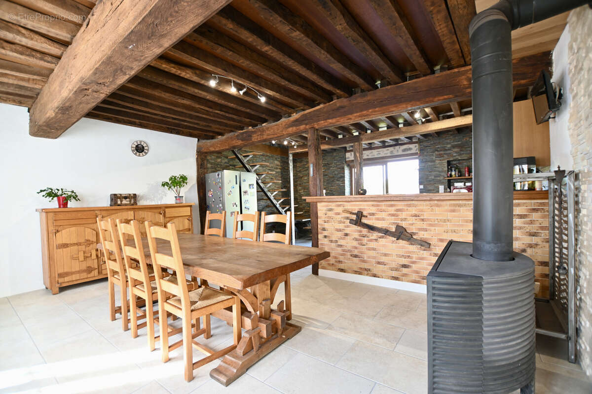 Maison à QUARRE-LES-TOMBES