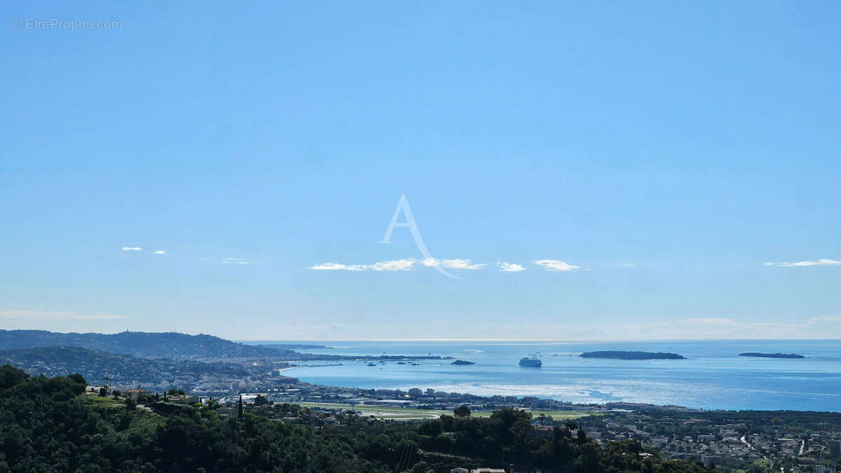 Appartement à MANDELIEU-LA-NAPOULE