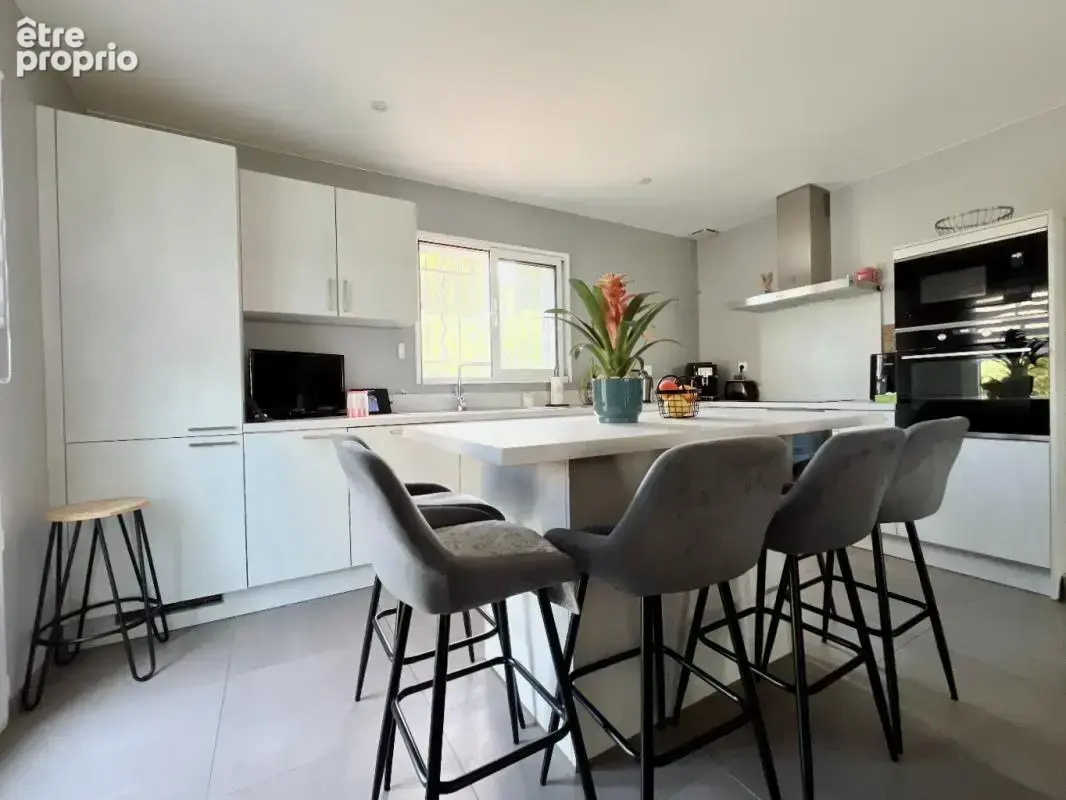 Magnifique maison de 118 m² en R+1 sur un terrain de 435 m²  en 3 faces piscinable et sans vis-à-vis - photo 6
