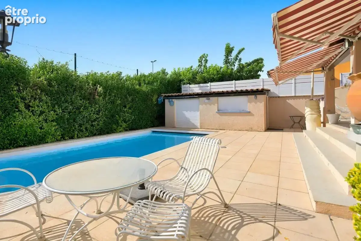 Maison de 5 pièces de 110 m² à Sanary-sur-Mer - photo 1