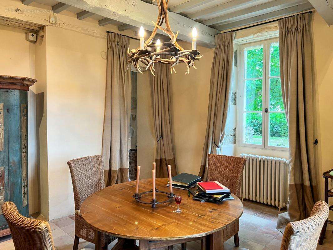 Maison à VIC-FEZENSAC