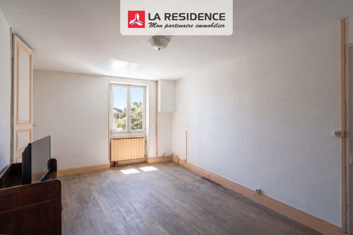 Maison 95 m² à Romans-Sur-Isere  - photo 4