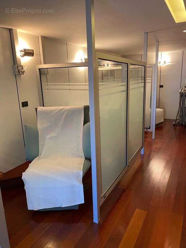 Cannes californie 320 m2 murs libres atypique local commercial ou professionnel 320 m2 prestigieux à cannes-quartier californie - photo 20