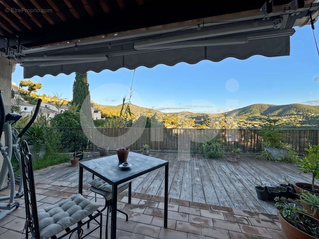 Maison à LA LONDE-LES-MAURES