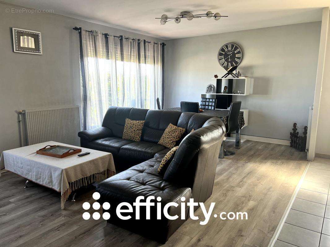 Maison à SAINT-PARRES-AUX-TERTRES