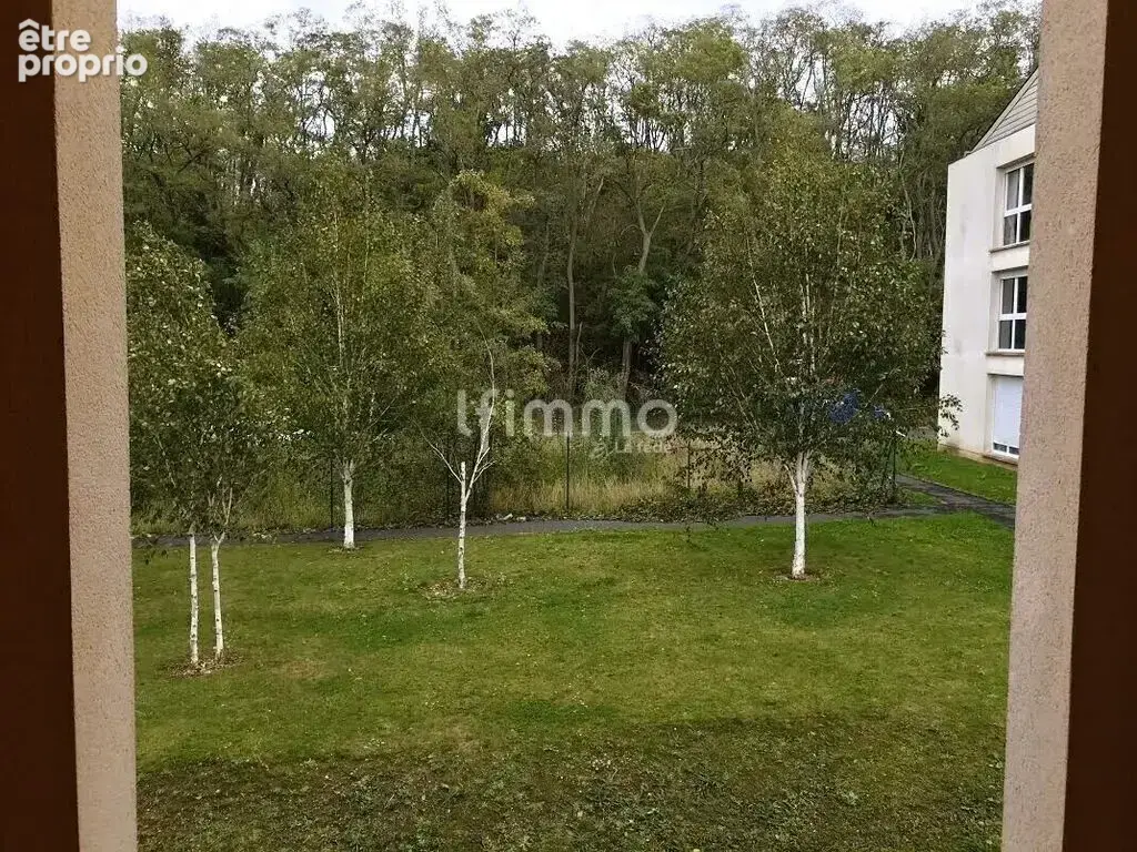 F2 sympa avec parking privatif - photo 2