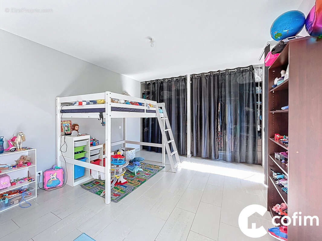 Maison à SERRES-CASTET