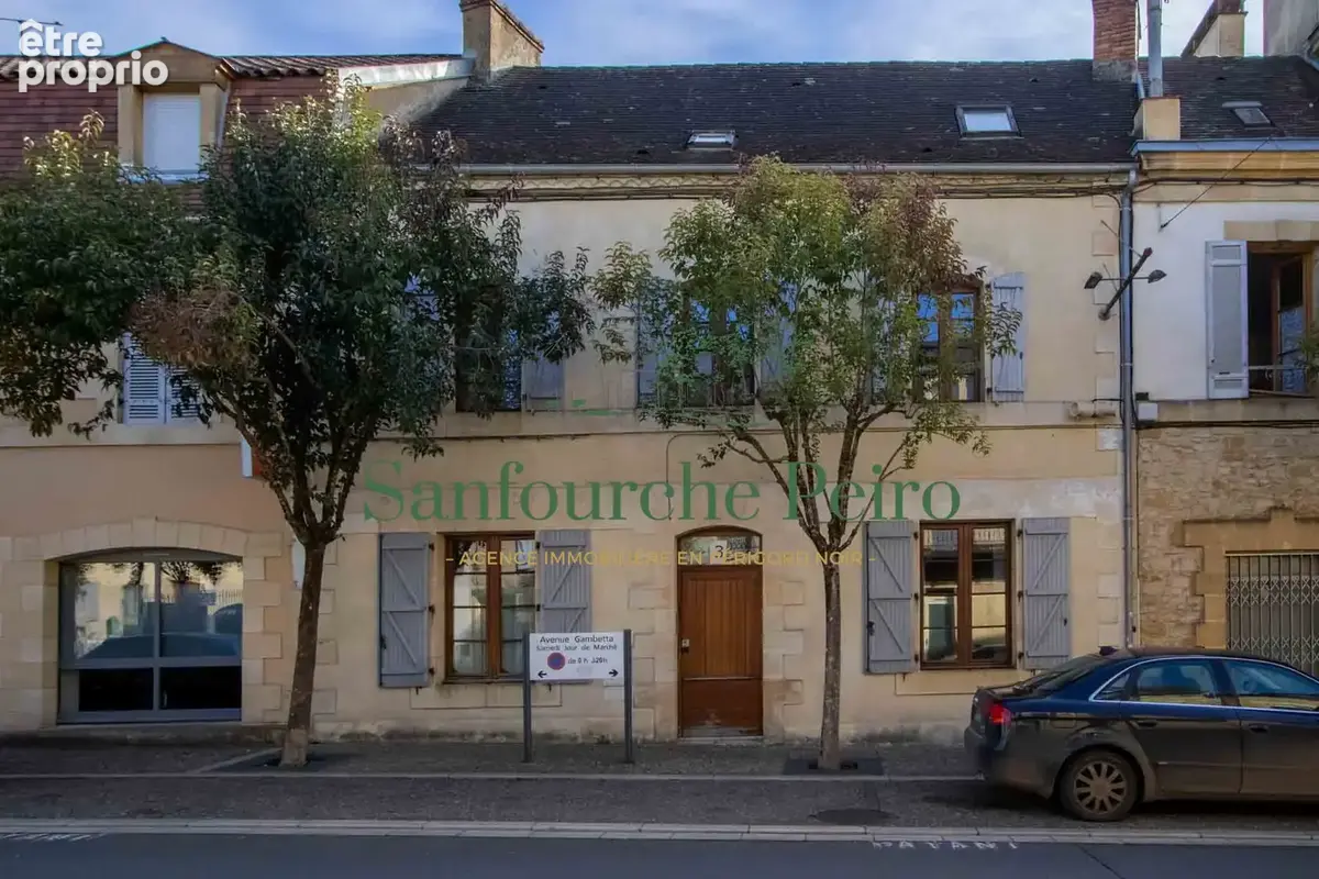 Au cœur du centre ville de Sarlat - Périgord Noir - photo 4