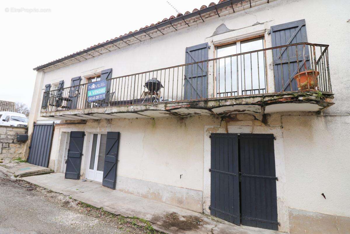 Maison à CASTELNAU-MONTRATIER