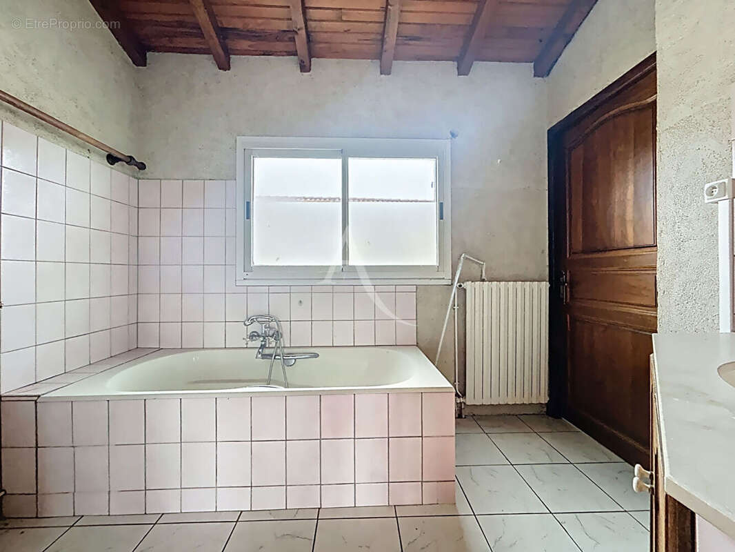 31380  Montjoire  Maison 7 pièce(s) 182.78 m2 - photo 8
