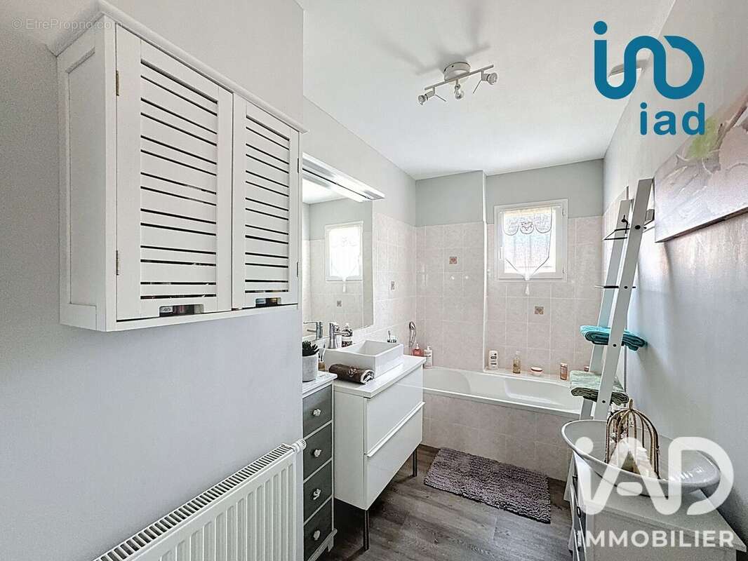 Maison 106 m² à Chavanay  - photo 8