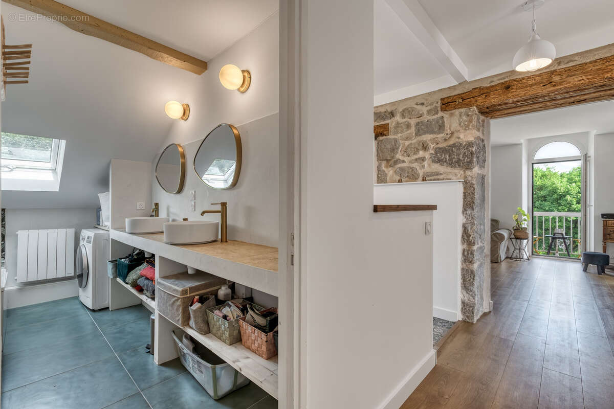 Appartement à AIX-LES-BAINS