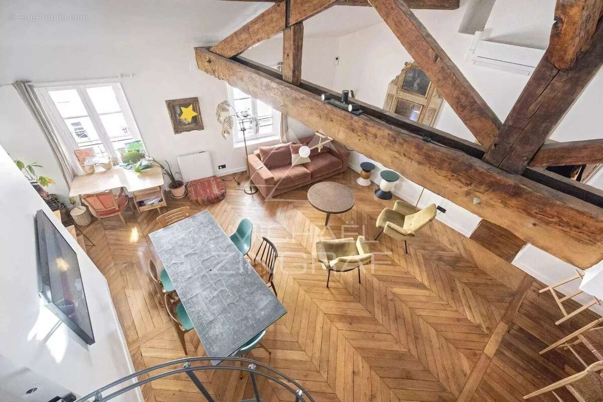 Appartement à PARIS-7E