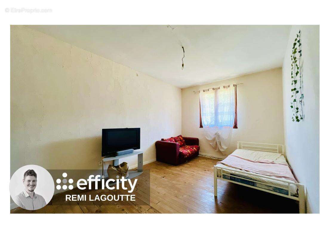 Maison 176 m² à Sainte-Colombe-Sur-Gand  - photo 15