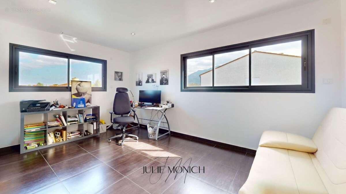 Maison à SAINT-GENIS-DES-FONTAINES