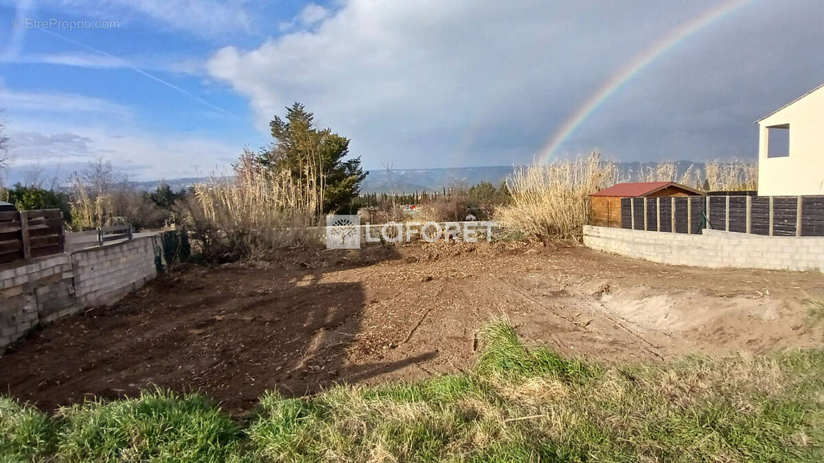 Terrain à CHARLEVAL