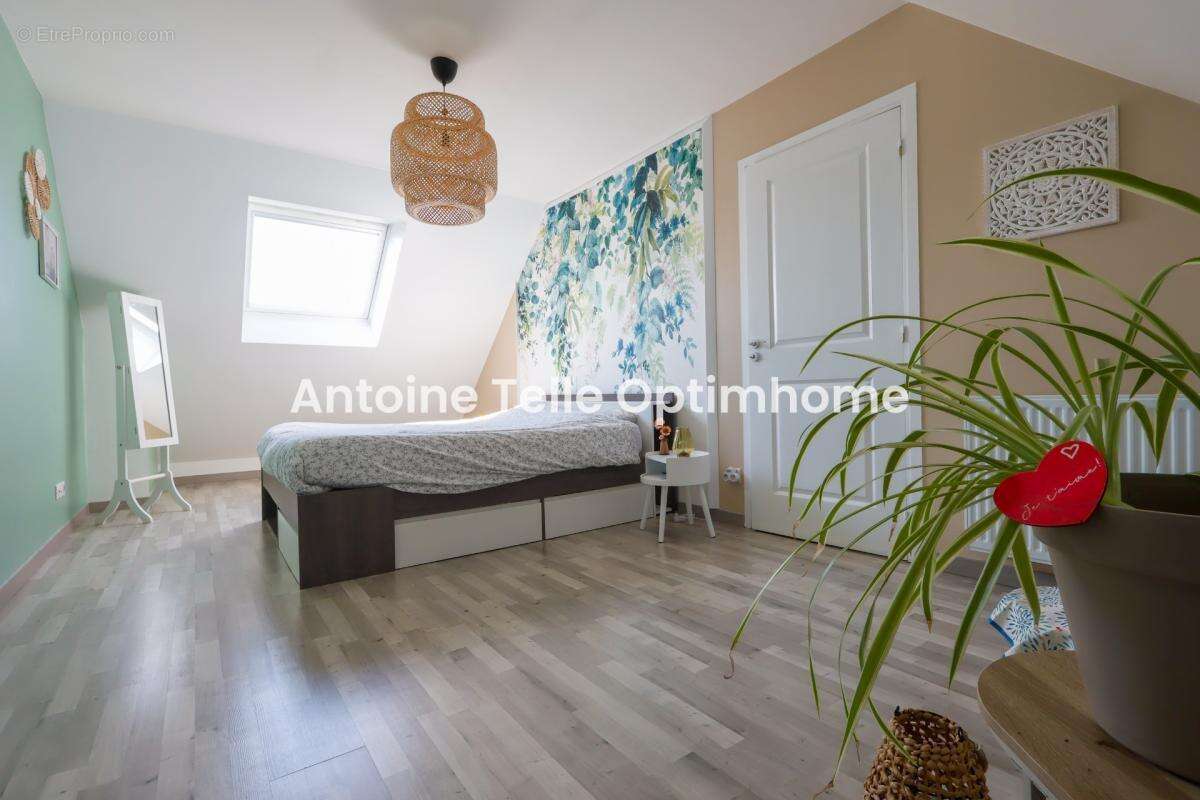 Pavillon individuel semi-plain-pied de 5 chambres posé sur 1165m² - idéal famille - Poix du Nord 59218 - photo 8