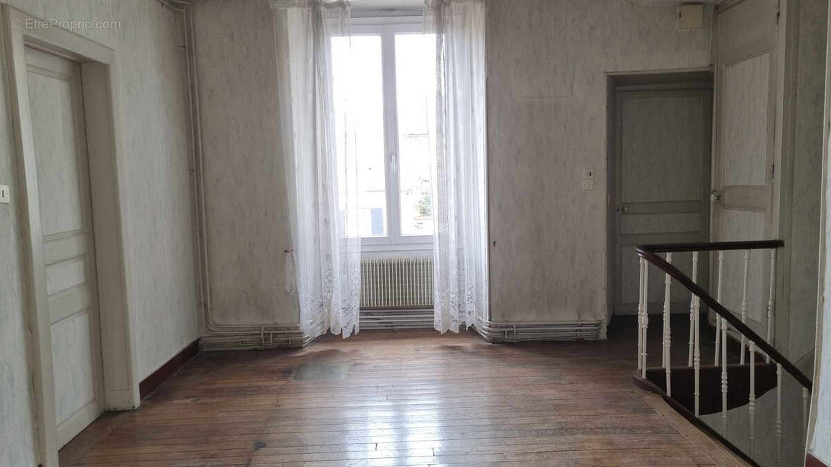 Maison à SAINT-CALAIS