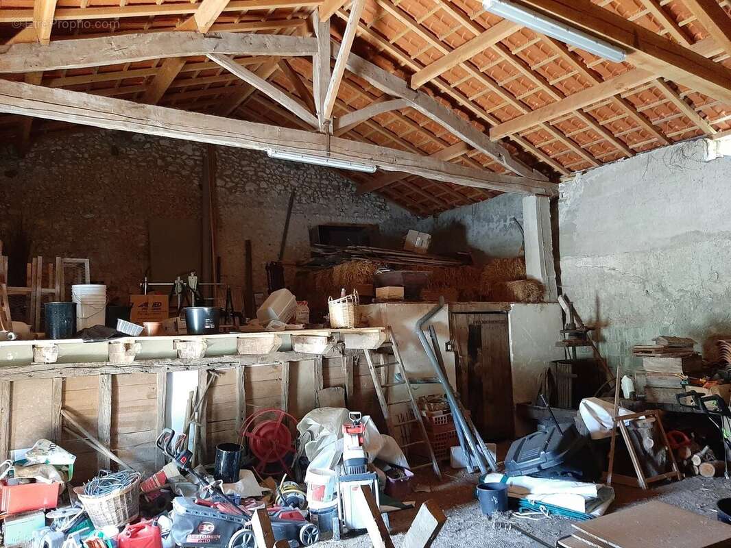 Grande maison de campagne, à proximité des commodités - photo 13