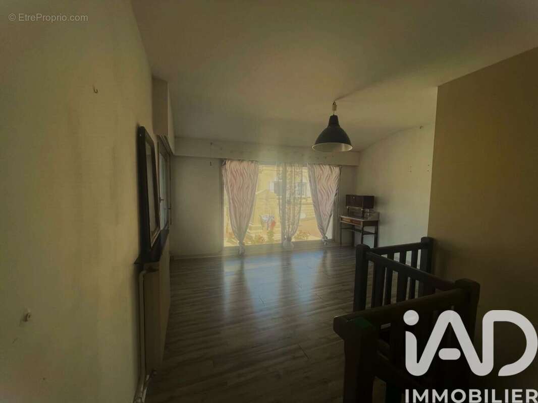 Maison 178 m² à Dommartin-Le-Saint-Pere  - photo 9