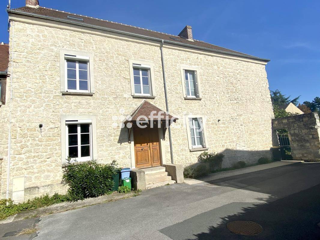 Maison à BERNES-SUR-OISE